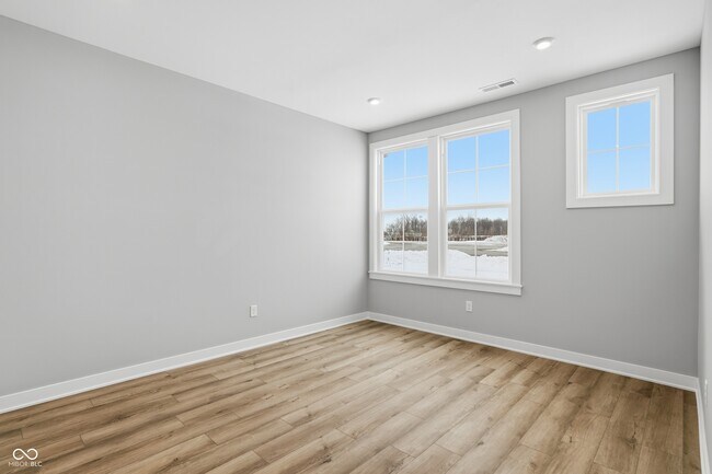 Photo - 404 Elite St