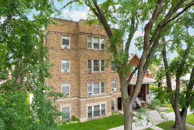 Building Photo - 5544 W Leland Ave Unit 1D