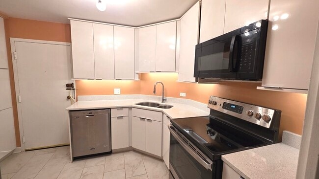 Photo - 6033 N Sheridan Rd Unit 5G