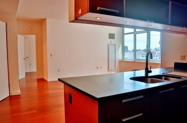 Building Photo - 1485 5th Ave Unit 8