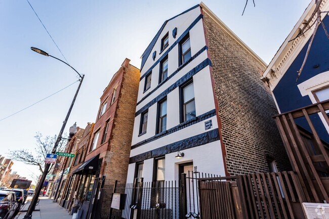Building Photo - 2102 N Damen Ave Unit 1F Rental