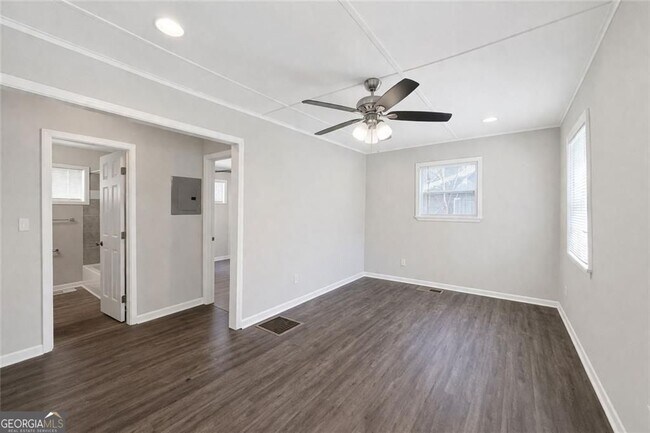 Photo - 2146 Brookview Dr NE
