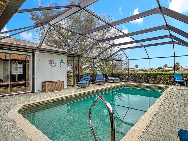 Photo - 290 Rotonda Cir