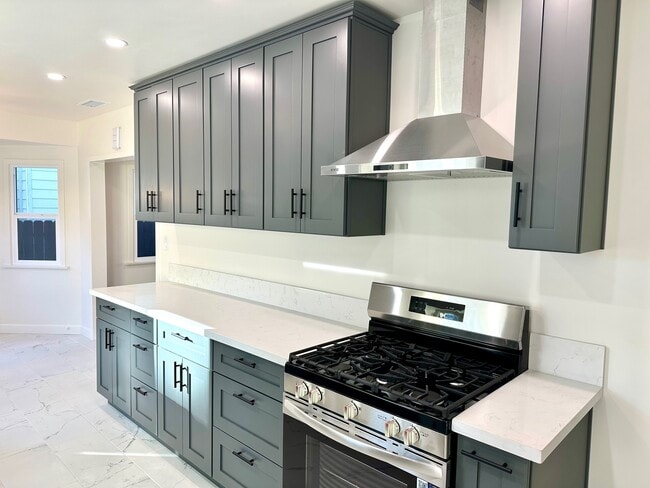 Photo - 7360 Hesperia Ave