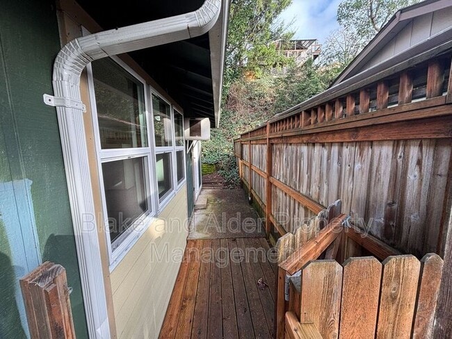 Photo - 17570 Webster Rd