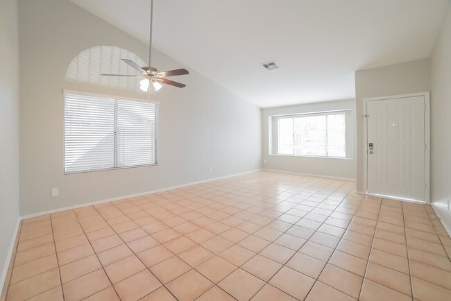 Photo - 6566 E Fox St