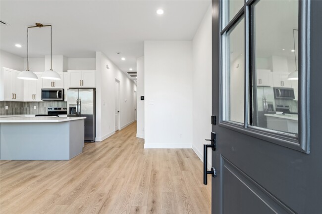 Photo - 8324 Corinth St