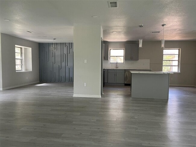 Photo - 5822 Belrose Dr