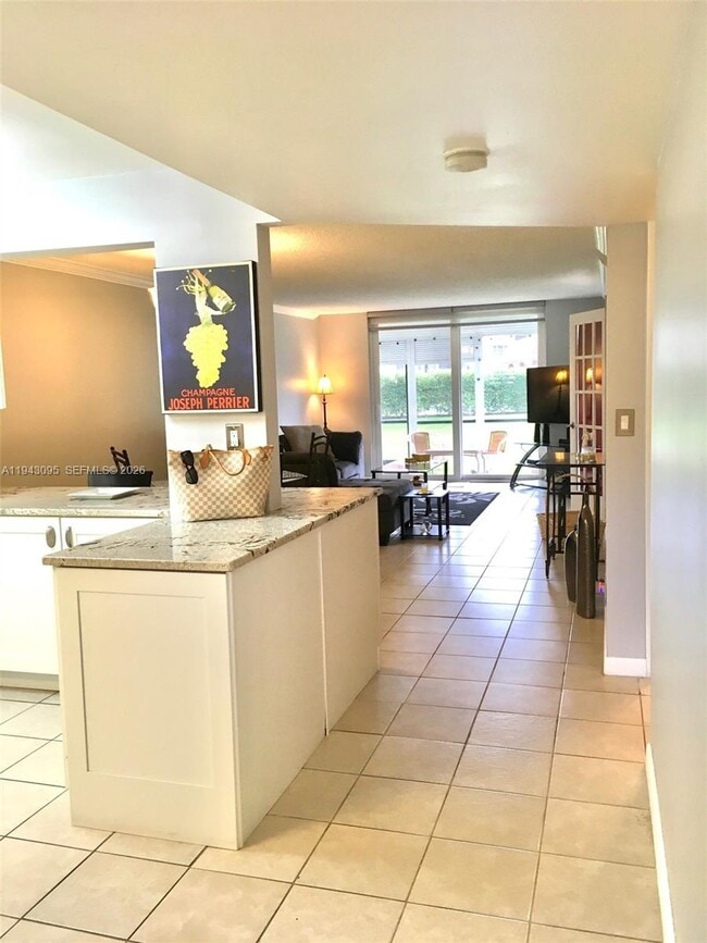 Photo - 9410 N Hollybrook Lake Dr Unit 103