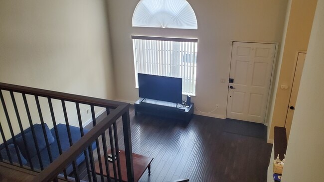 Building Photo - 8741 Darby Ave Unit 15