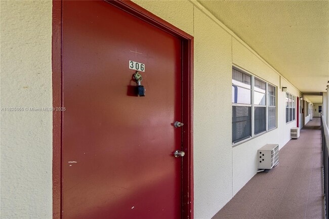 Photo - 100 SW 132nd Way Unit 306K