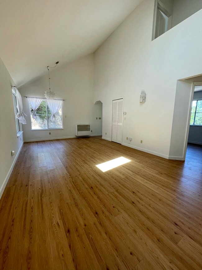 Gran habitación - 411 Santa Fe Ave