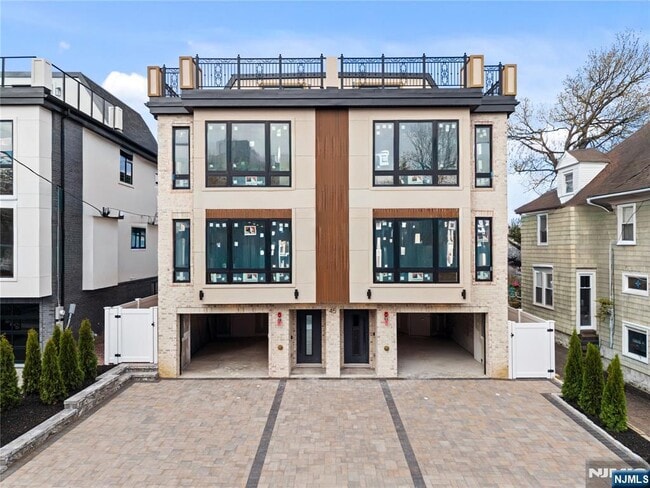 Building Photo - 45 Lincoln Ave