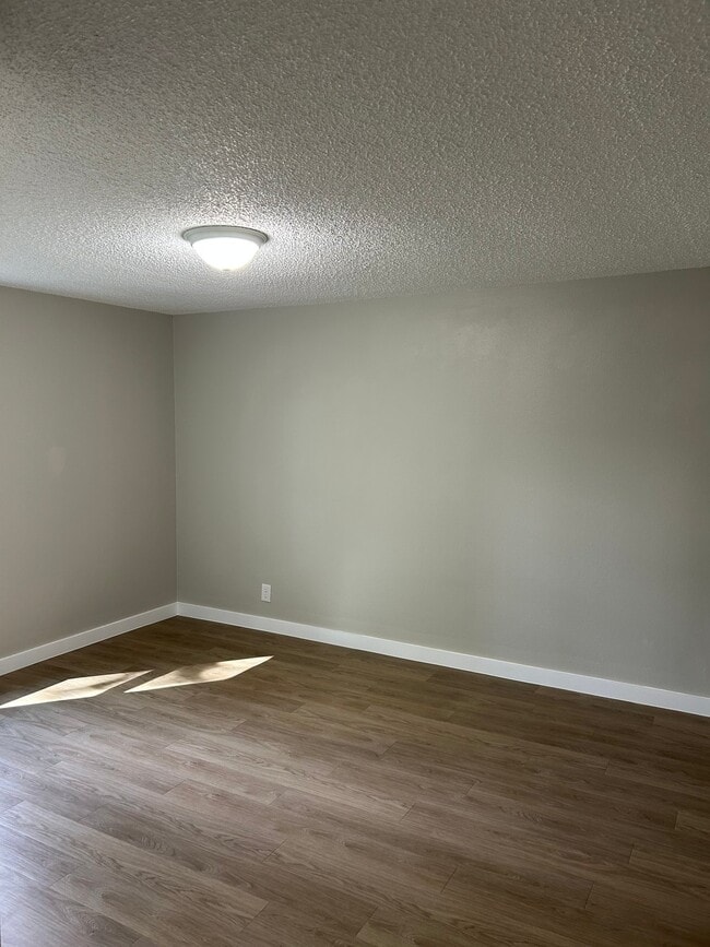 Photo - 1158 S Collyge Ave