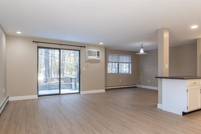 Photo - 185 Indian Rock Rd