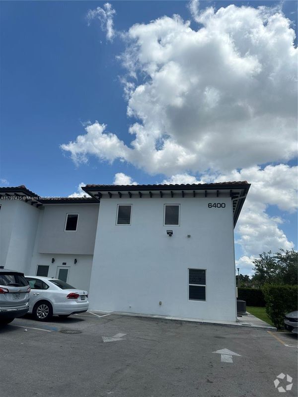 Building Photo - 6400 SW 139th Avenue Rd Rental