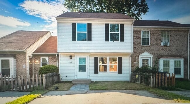 Building Photo - 703 Oak Hurst Ct Rental