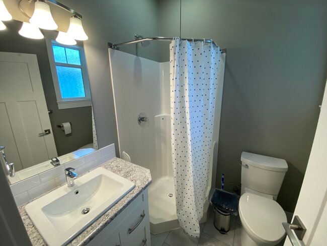 Photo - 340 Harewood Rd Unit 2