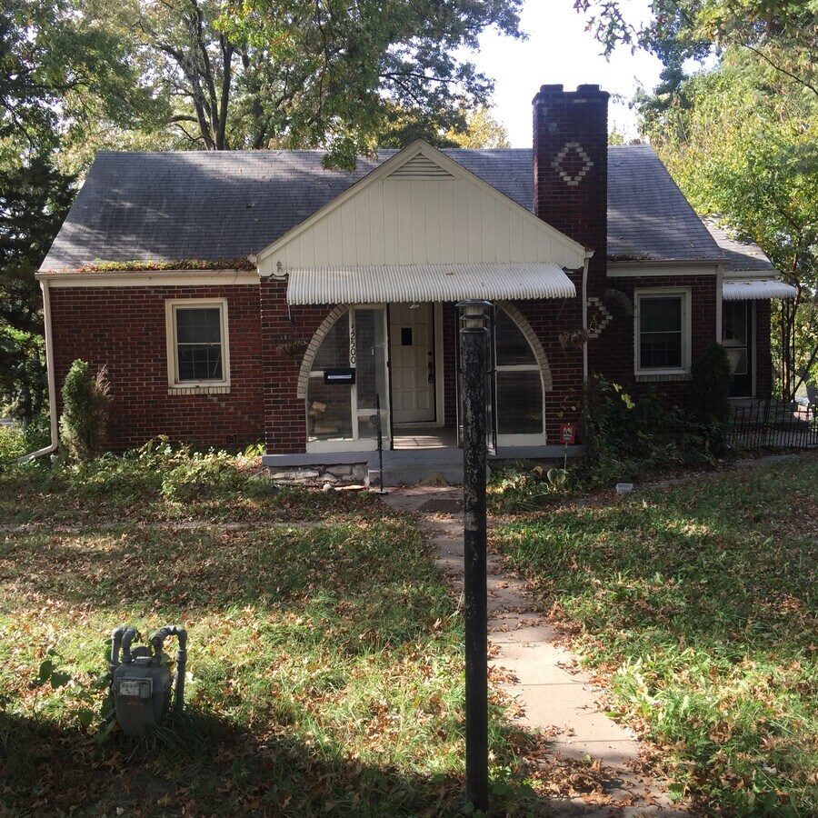 Photo - 2500 N 49th St