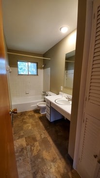 Photo - Monticello Court Apartments