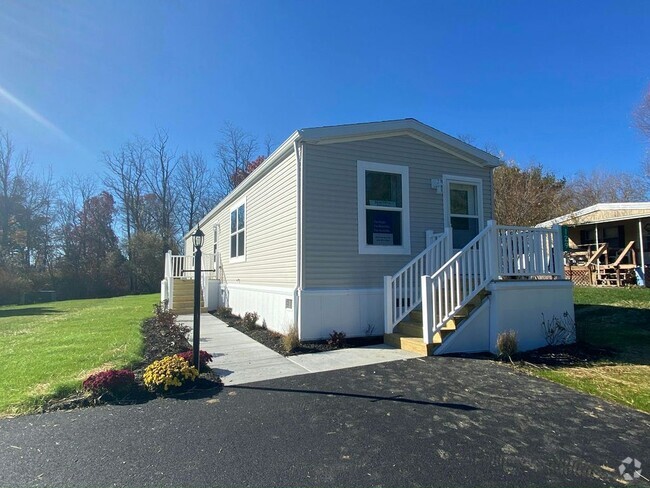 Building Photo - 129 Zimmer Dr W Rental