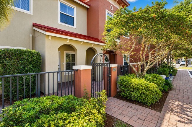 340 Lake Monterey Cir