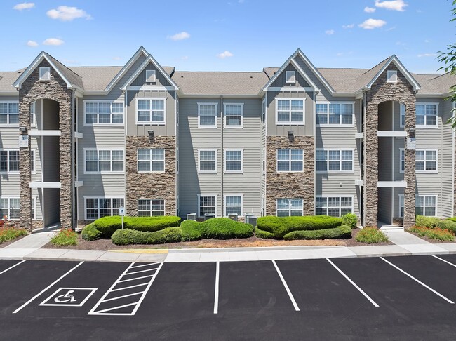 Building Photo - Vintage Retreat Apartments