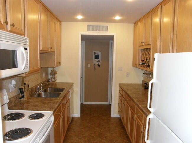Photo - 920 Beau Dr Unit 309