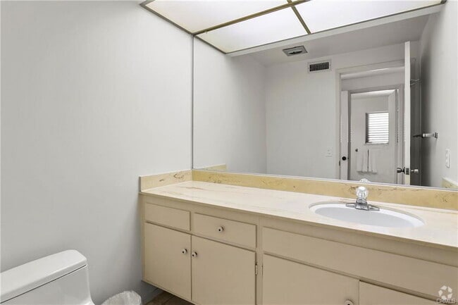 Building Photo - 2727 Island View Dr Rental