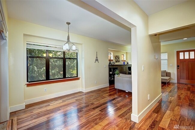 Photo - 3040 21st Ave W