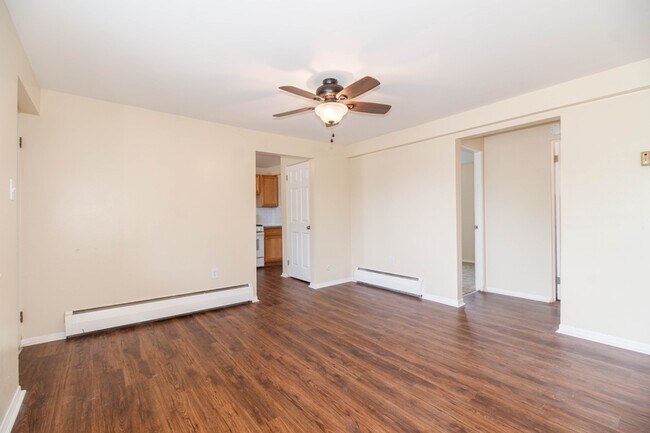 Photo - 4900 W 8th Ave