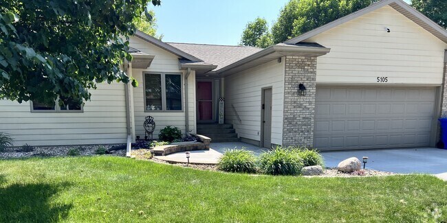 Building Photo - 5105 E Fernwood Dr Rental