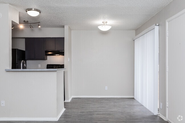 1HAB, 1BA - 701 ft² - Comedor y cocina - Bonaventure