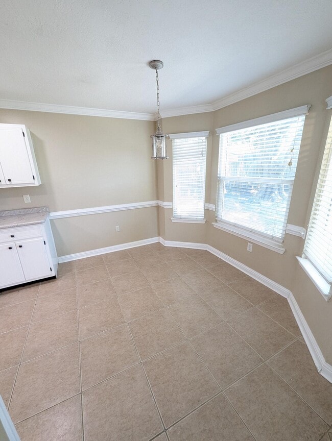 Photo - 437 Bridgewater Ct