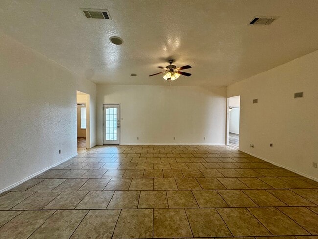 Photo - Spacious 4 Bedroom 2 Bath
