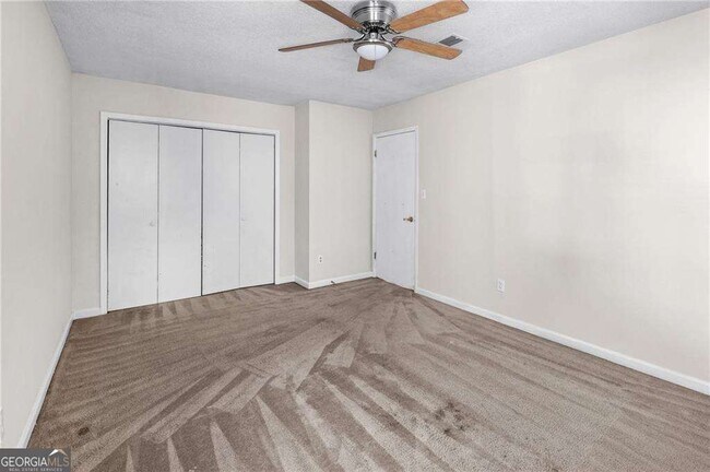 Photo - 990 Chapman Ln