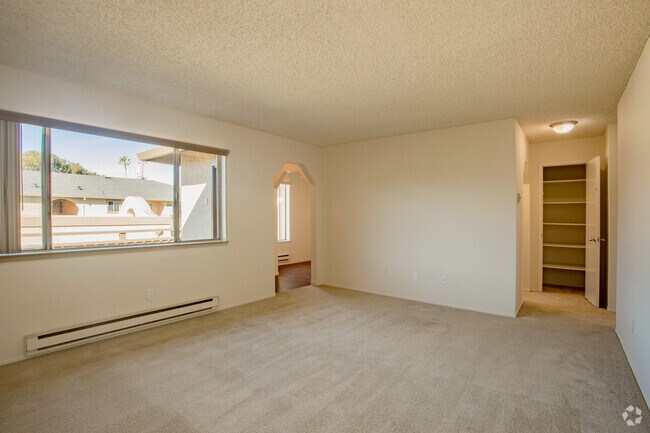 1BR, 1BA- 717SF