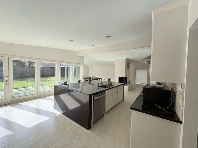 Photo - 4711 Imogene St