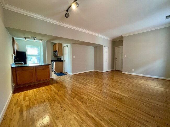 Building Photo - 5653 Waterman Blvd Unit 3N