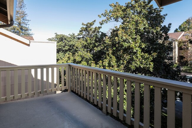 Photo - Impeccably remodeled unit-don't miss this ...