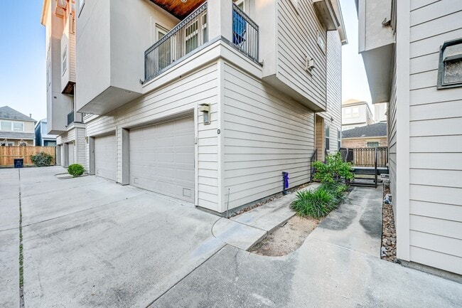 Photo - 1325 W 24th St Unit D