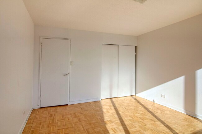 Photo - 1975 Maisonneuve Blvd W Unit 801