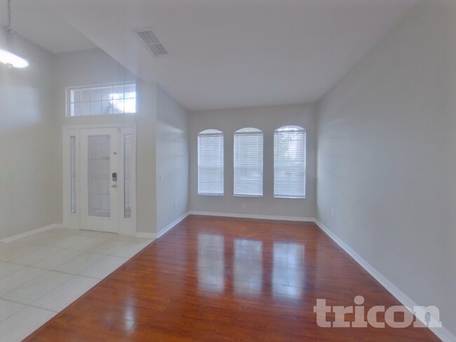 Photo - 304 Churchill Downs Blvd Casa