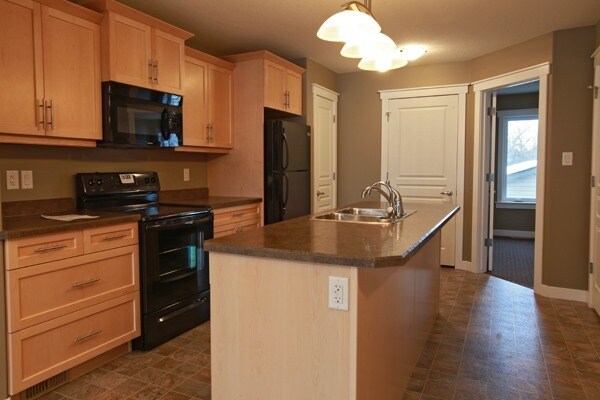 Photo - 2066 Elliott St