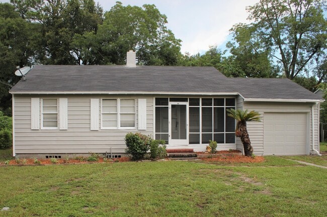 Building Photo - 763 Gardenia Ln