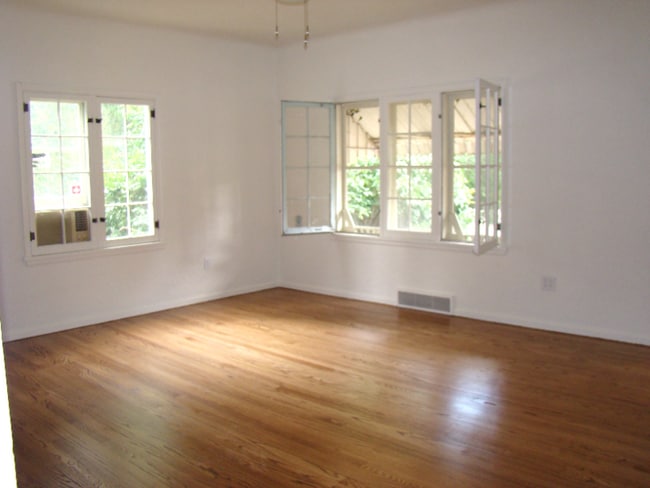 Photo - 645 S Whitcomb St