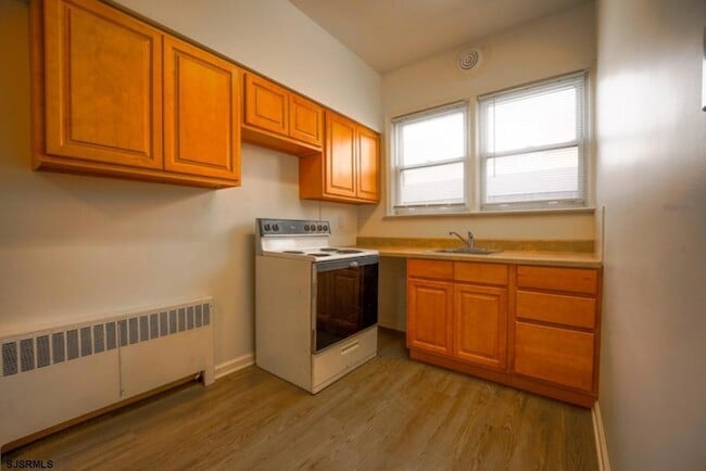 Photo - 16 N Sacramento Ave