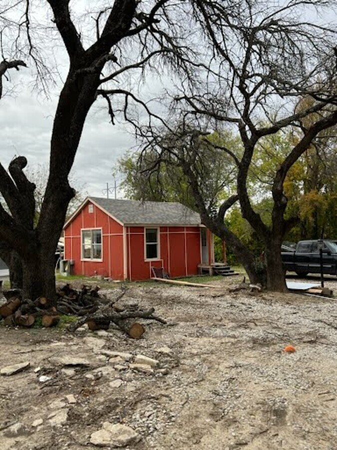 1616 Florence Rental For Rent in Azle, TX