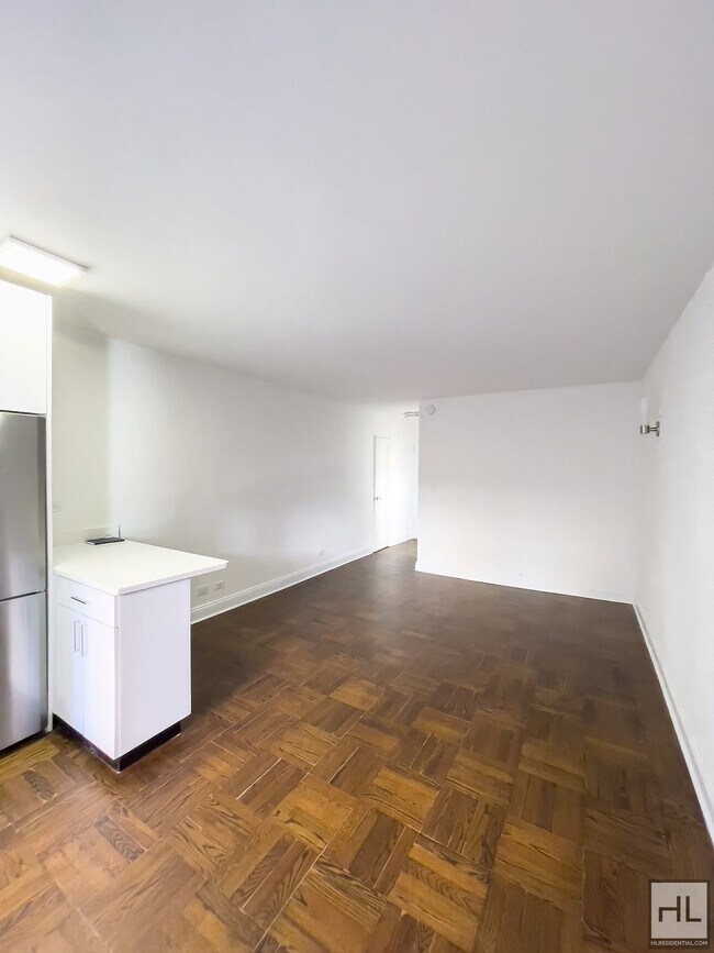 Photo - EAST 35 STREET Unit 3C