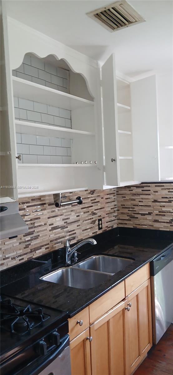 Photo - 1836 Scott St